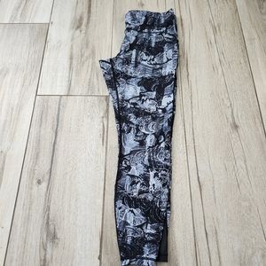 Lululemon leggings size 10